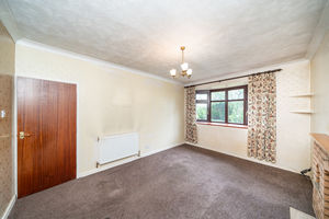 LIVING ROOM- click for photo gallery